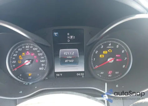 2015 Mercedes-Benz C 300 Sport z USA, uszkodzony, nr VIN 55SWF4JB6FU069381